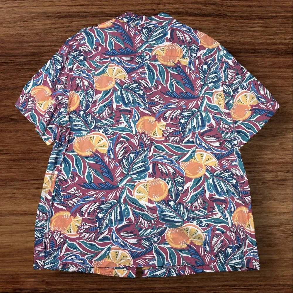 Crown & Ivy Men’s Tropical Classic Fit Short Sleeve Button Down Shirt. Large - Picture 3 of 7